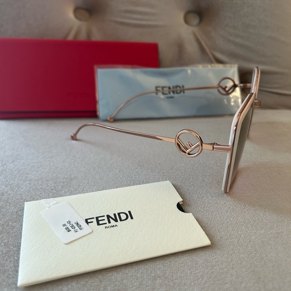 #Fendiglasses #rosagoldfendiglasses #brandnew